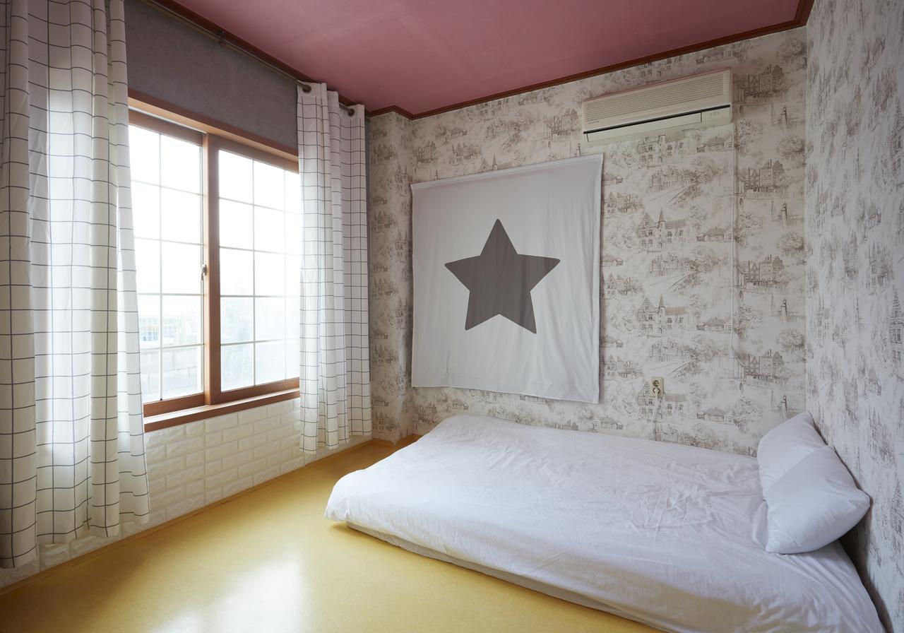 Dg Beach Pension Jeju Exterior photo