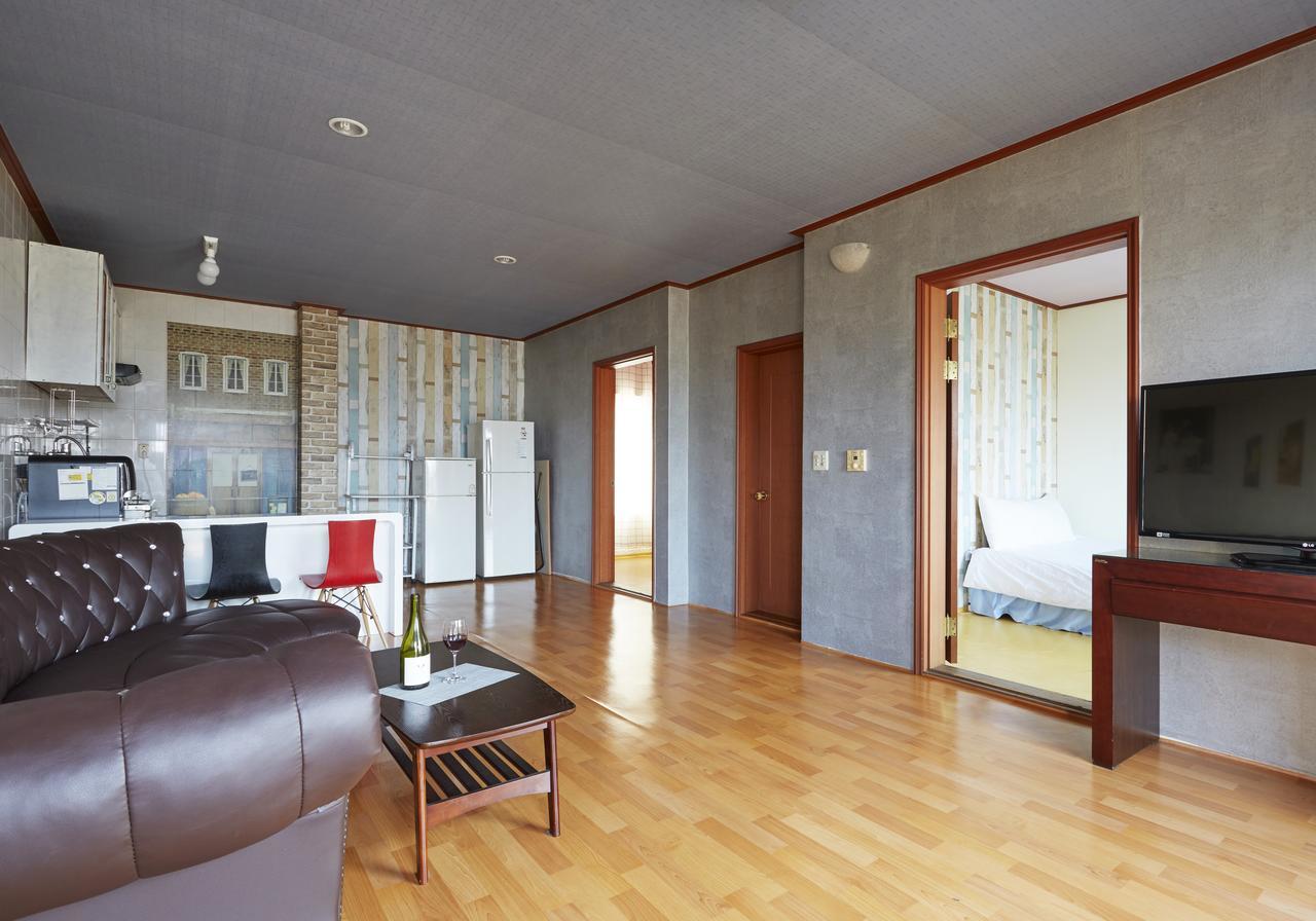 Dg Beach Pension Jeju Exterior photo